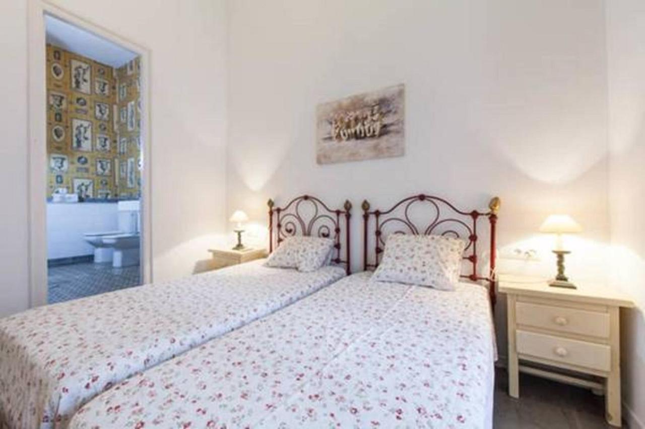 Apartamentos Rg Arenal Seville Bilik gambar