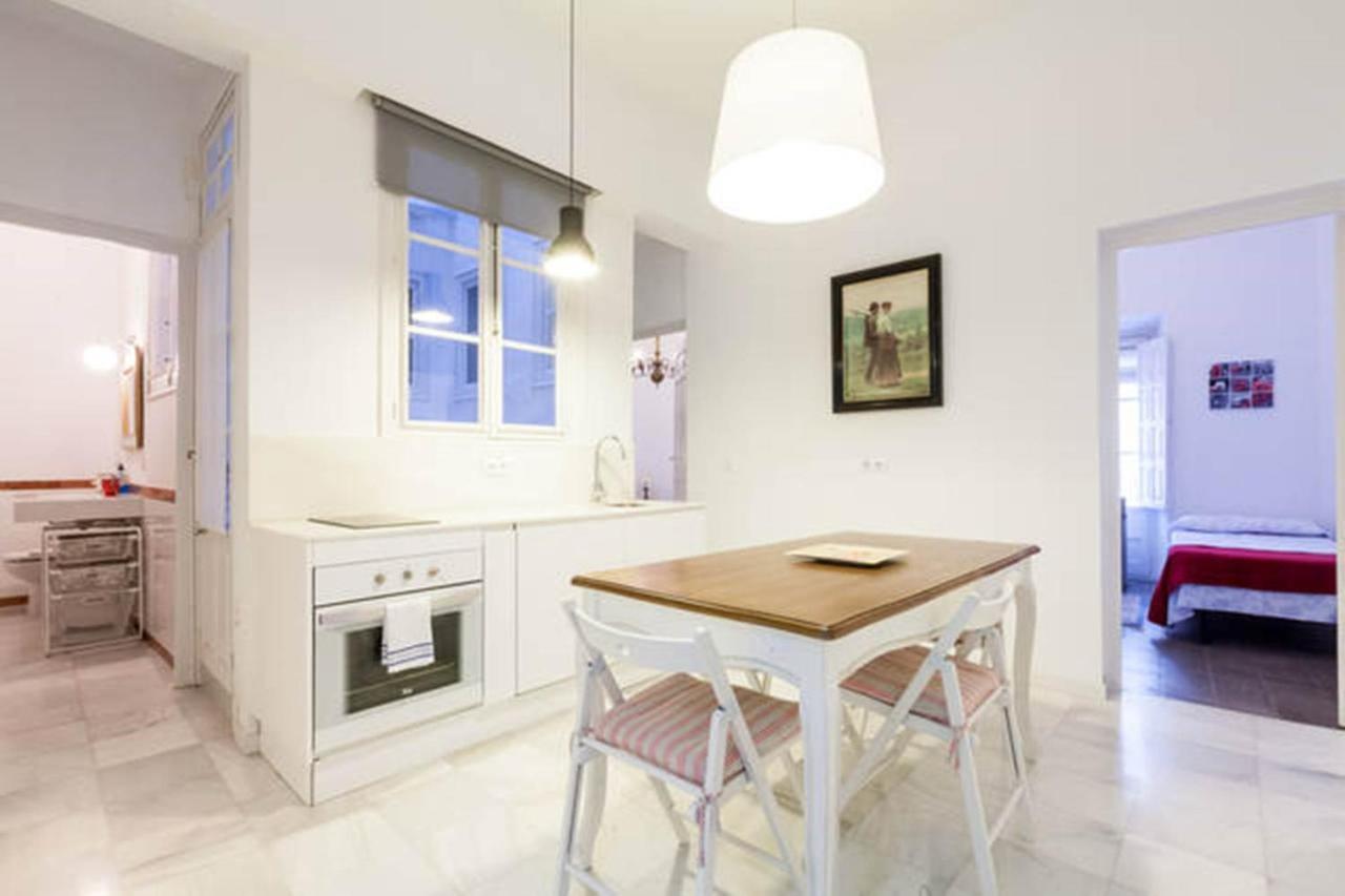 Apartamentos Rg Arenal Seville Bilik gambar