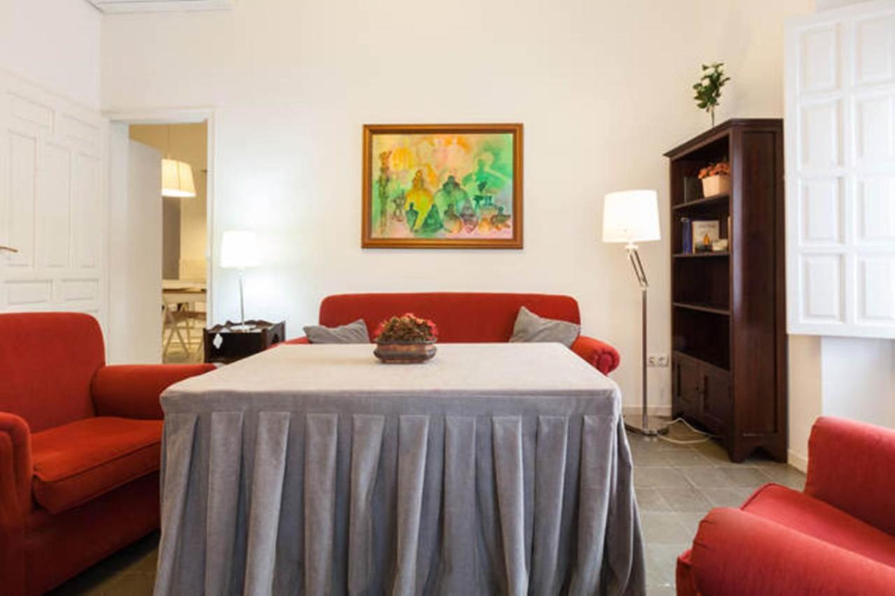 Apartamentos Rg Arenal Seville Bilik gambar
