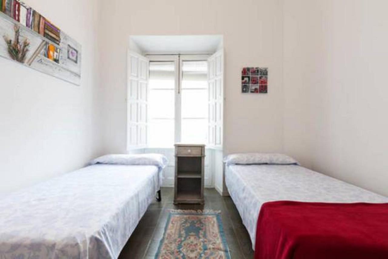 Apartamentos Rg Arenal Seville Bilik gambar