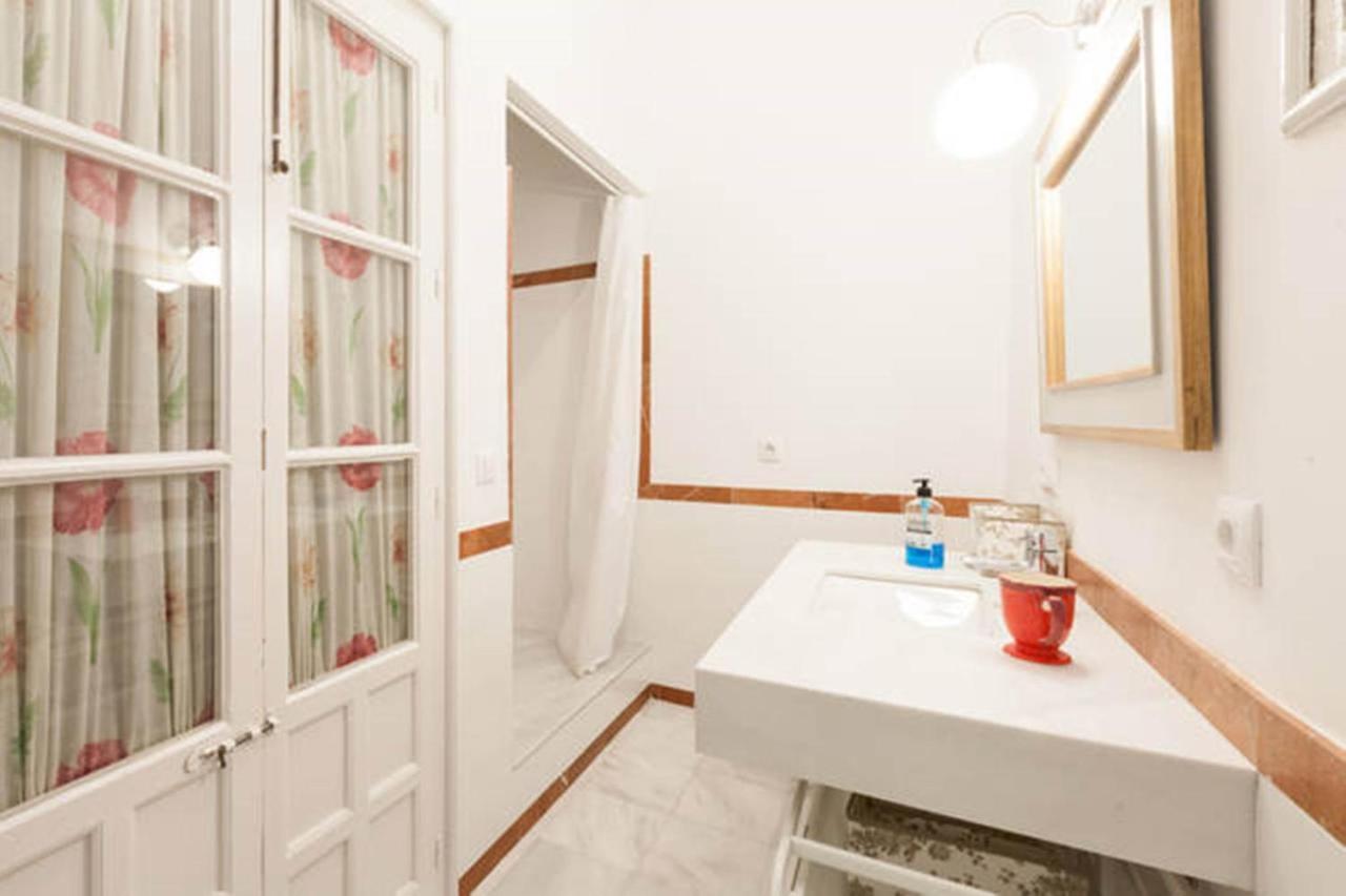 Apartamentos Rg Arenal Seville Bilik gambar