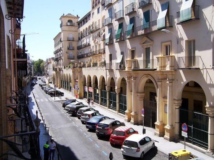 Apartamentos Rg Arenal Seville Bilik gambar