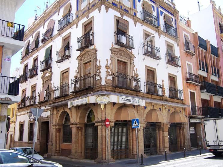 Apartamentos Rg Arenal Seville Bilik gambar